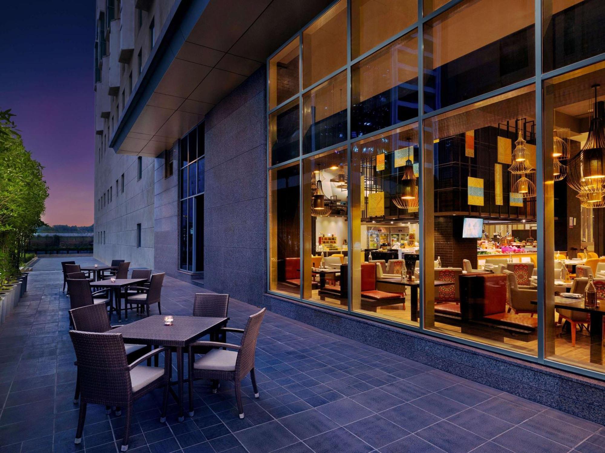 Grand Mercure Ahmedabad Gift City - An Accor Hotels Brand Gandhinagar Exterior foto
